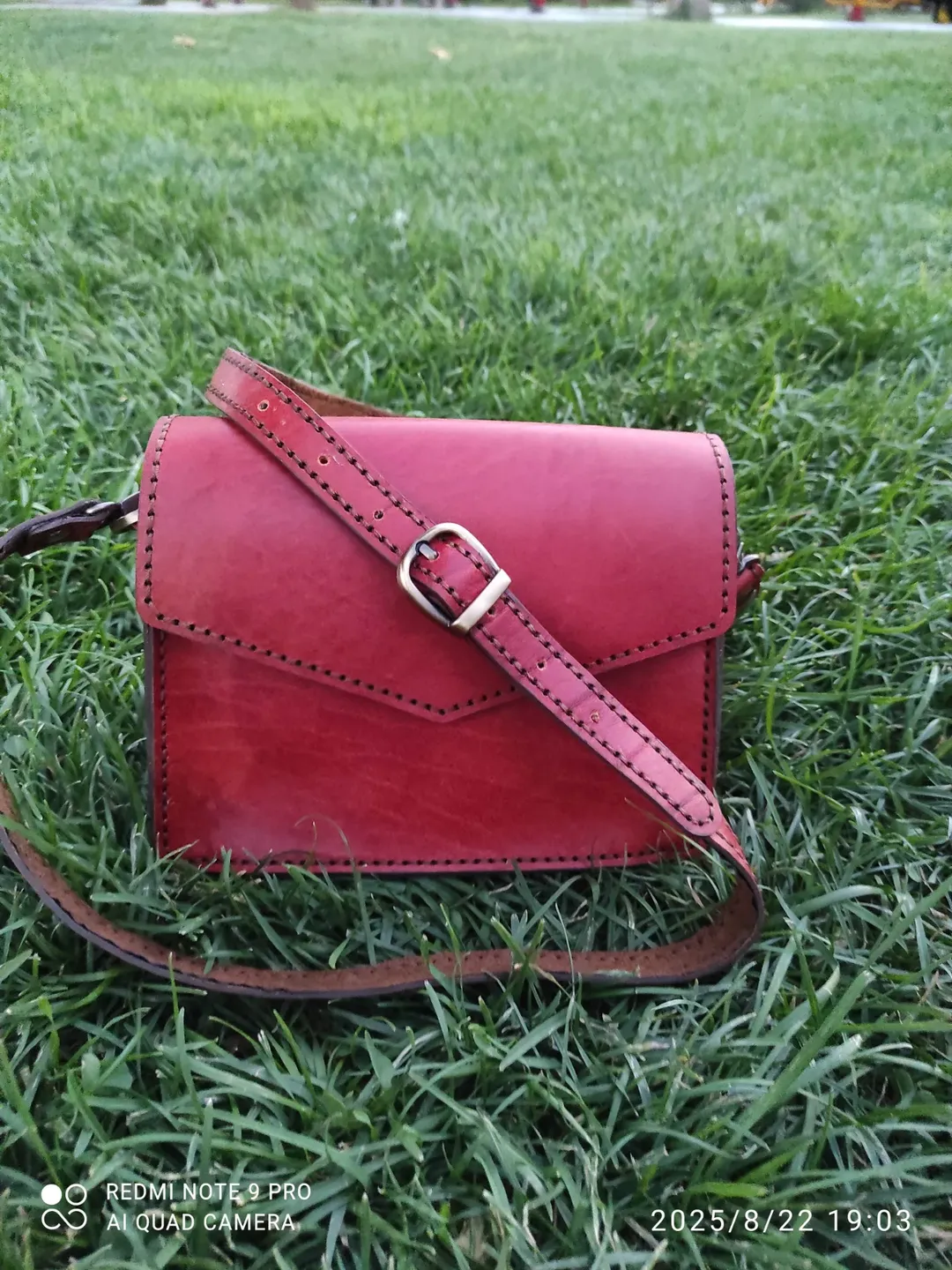 کیف حمایل کوچک چرم گاوی